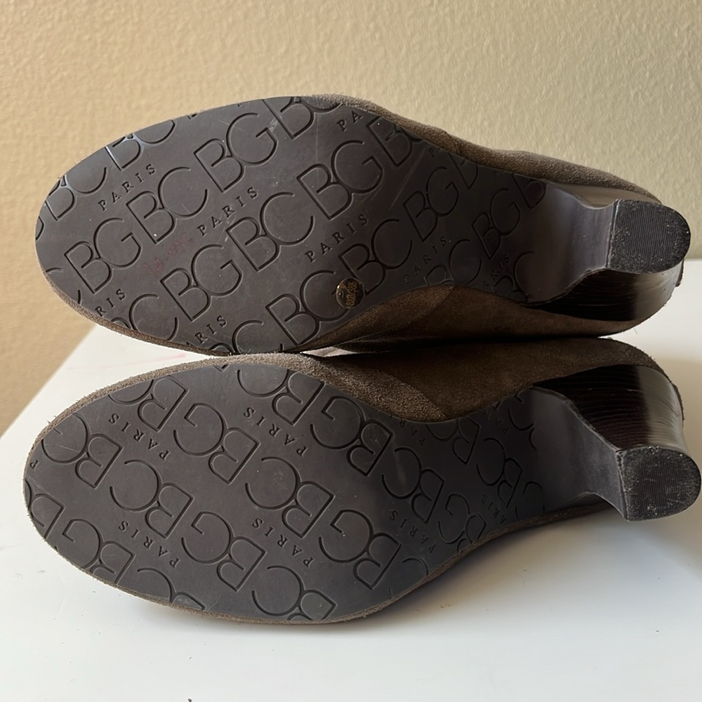 BCBG Paris Brown‎ Suede Women's Boots Bootie Size 8.5 - Picture 5 of 6